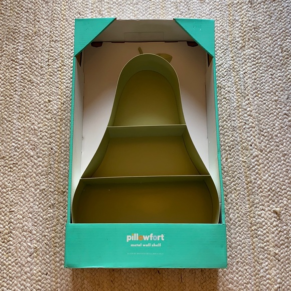 NEW Pillowfort Green Metal Pear Shelf - Picture 2 of 4